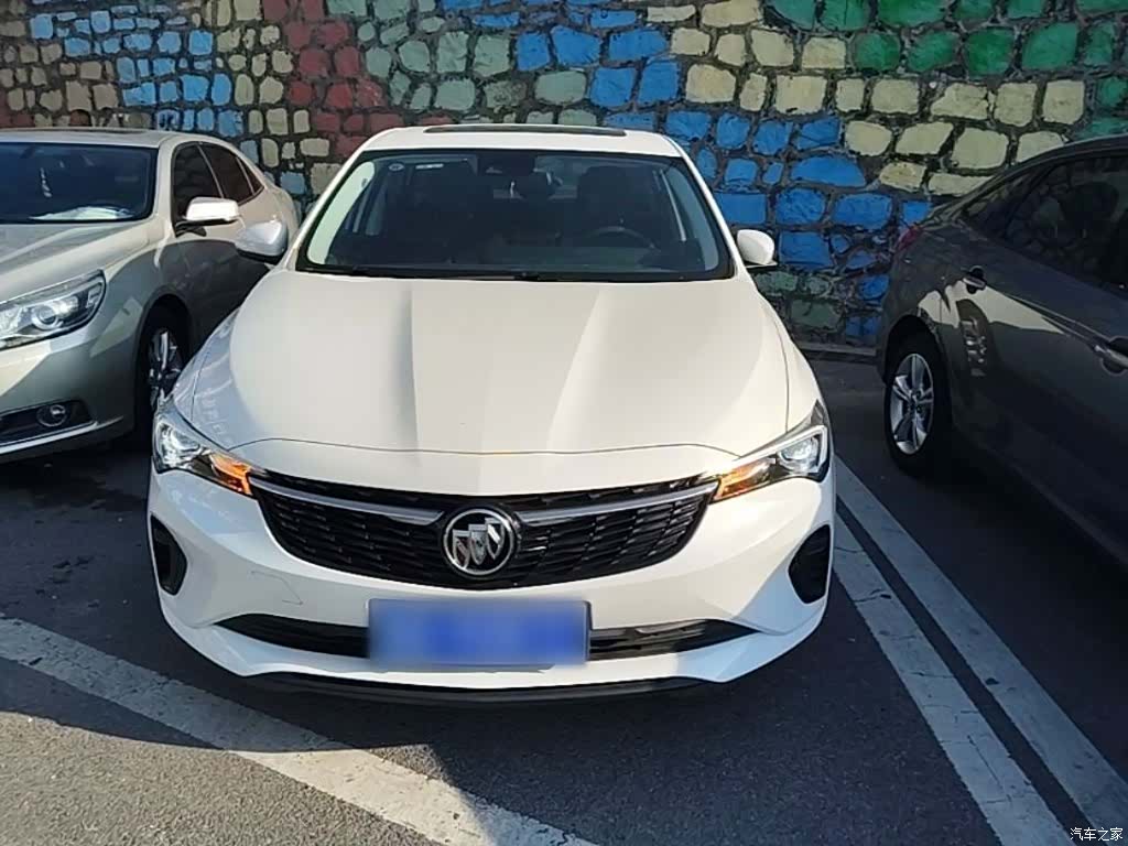 Buick Verano, 2022 3