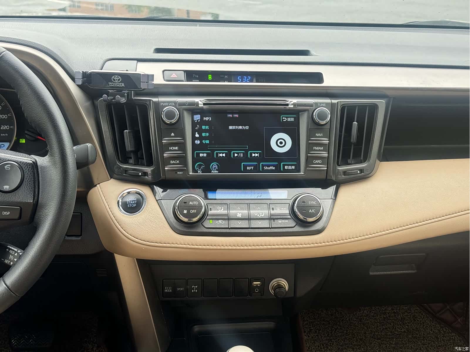 Toyota RAV4, 2015 10