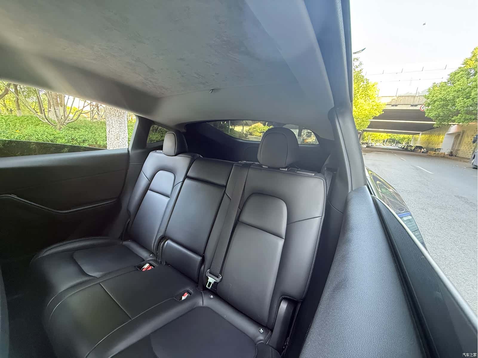 Tesla Model Y, 2021 все фото