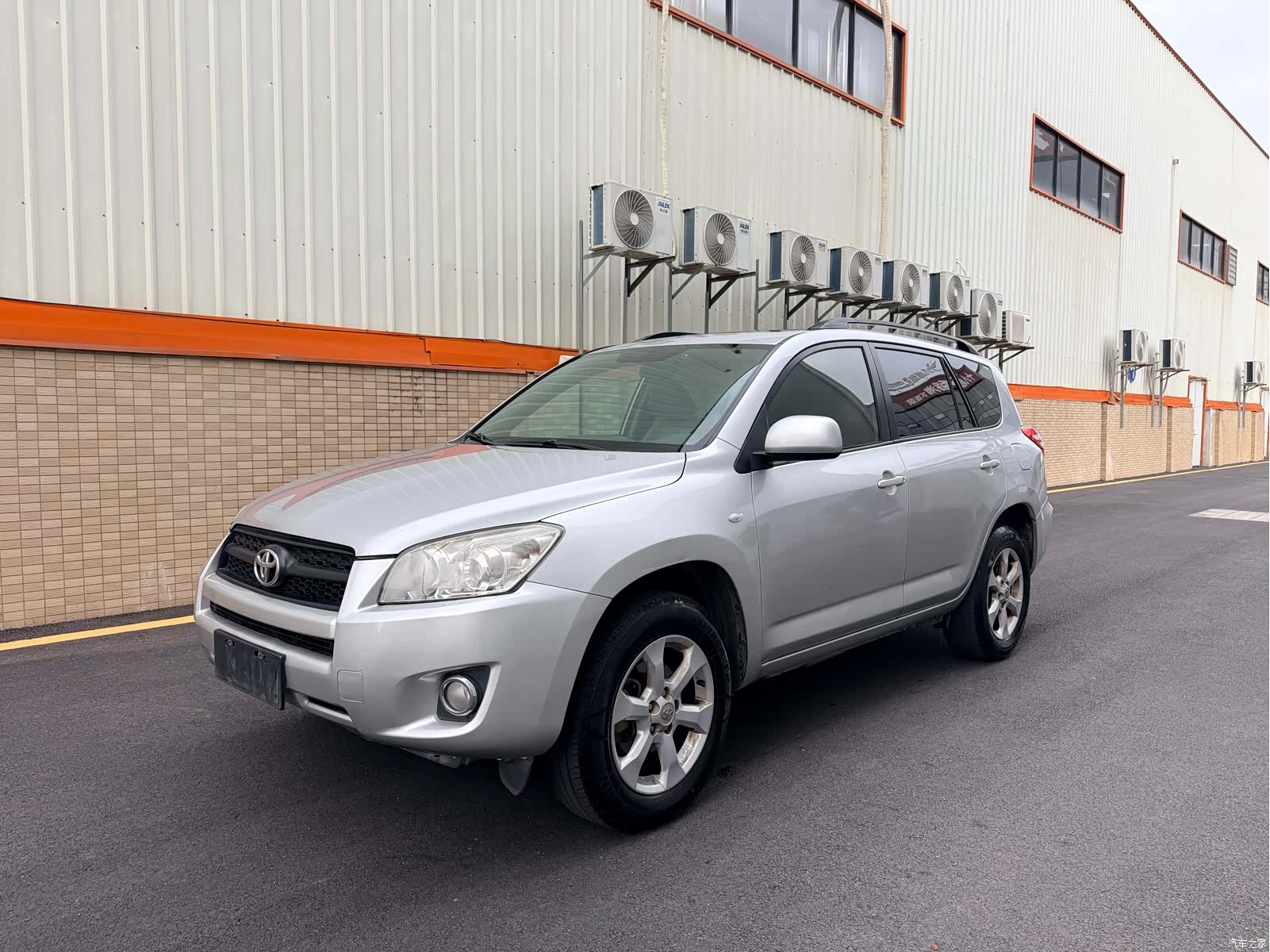 Toyota RAV4, 2011 1