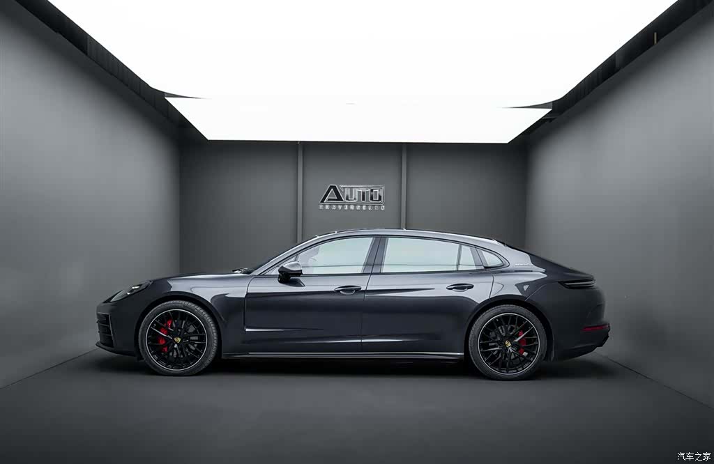 Porsche Panamera, 2024 3