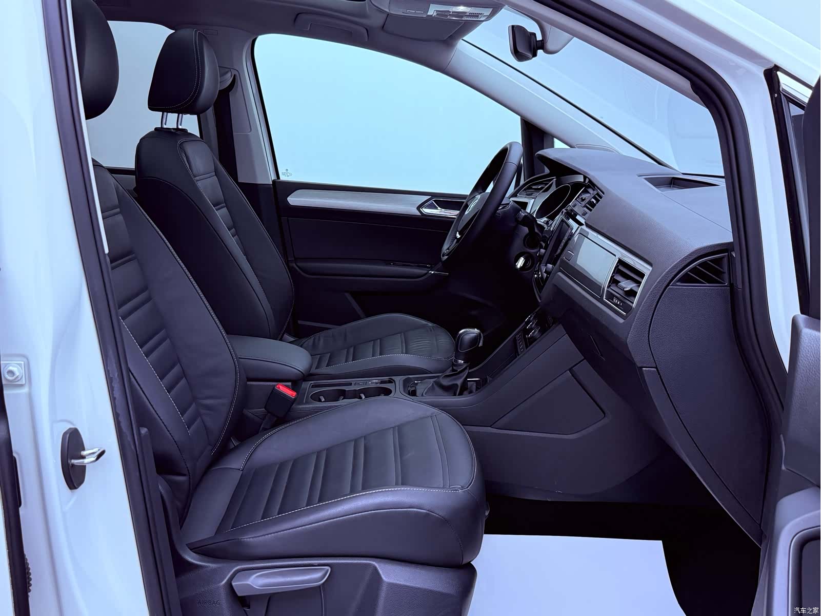 Volkswagen L, 2017 21