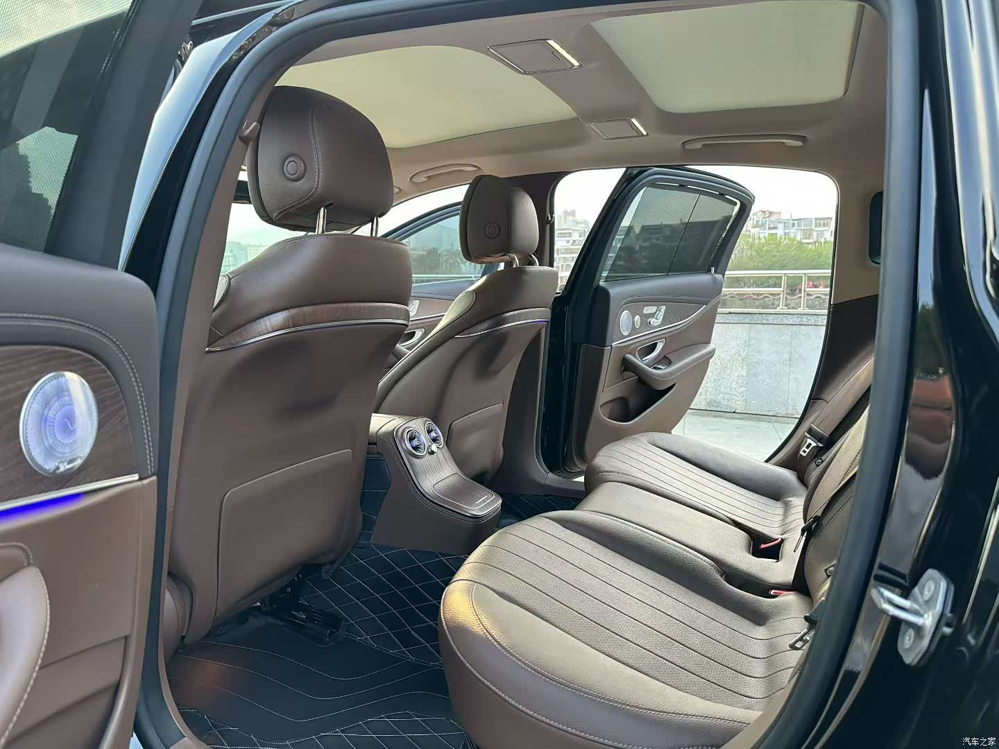 Mercedes-Benz E-Class, 2022 6