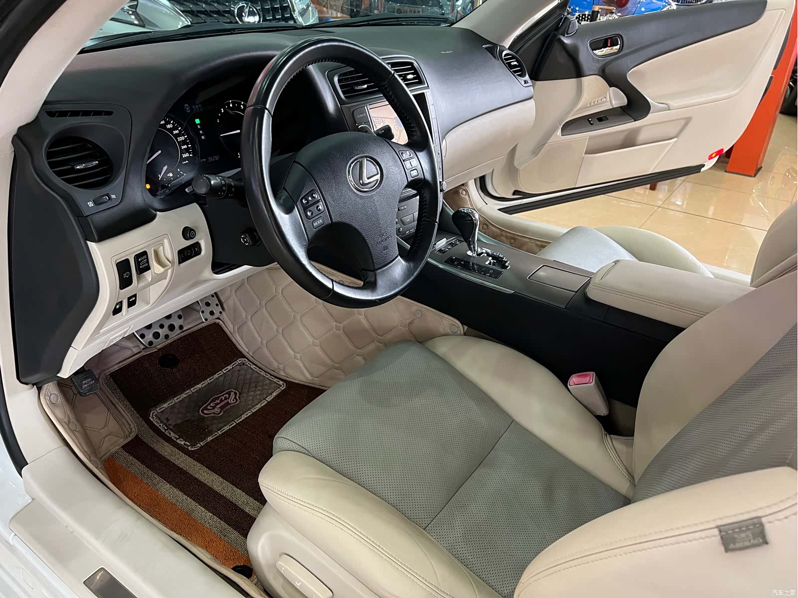 Lexus IS, 2010 9