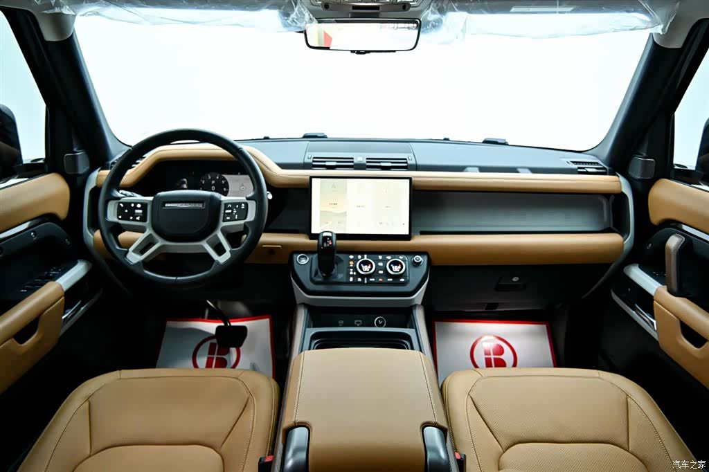 Land Rover Defender, 2024 14