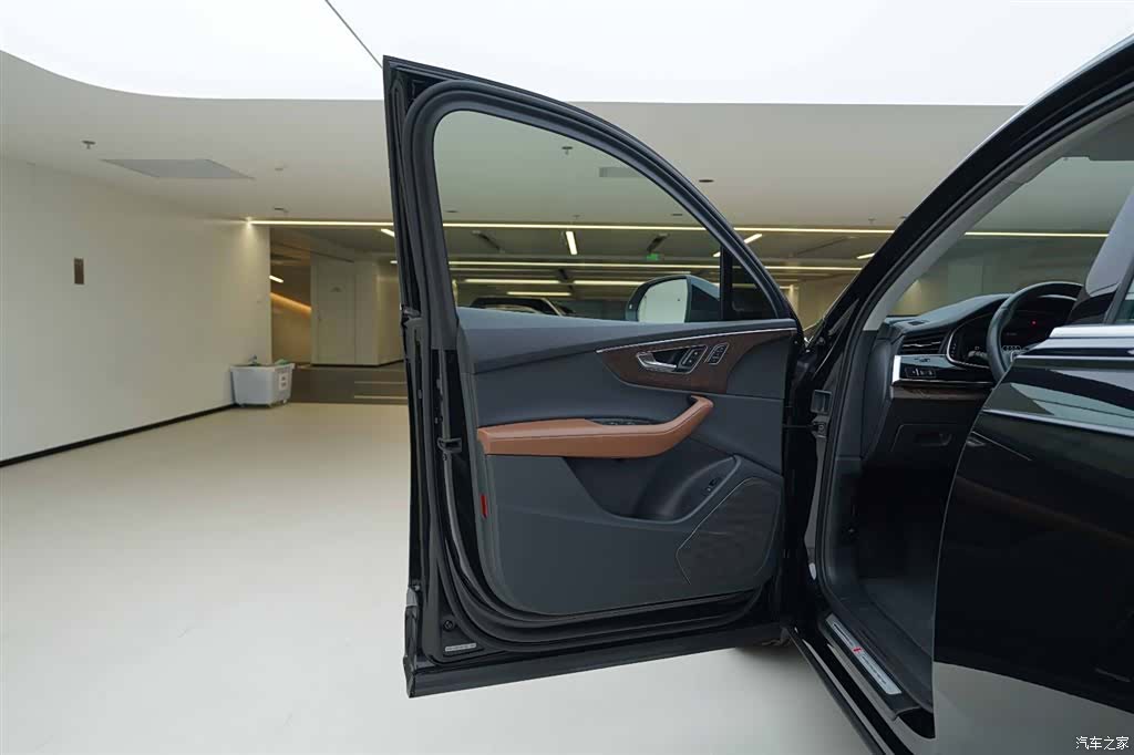 Audi Q7, 2023 16