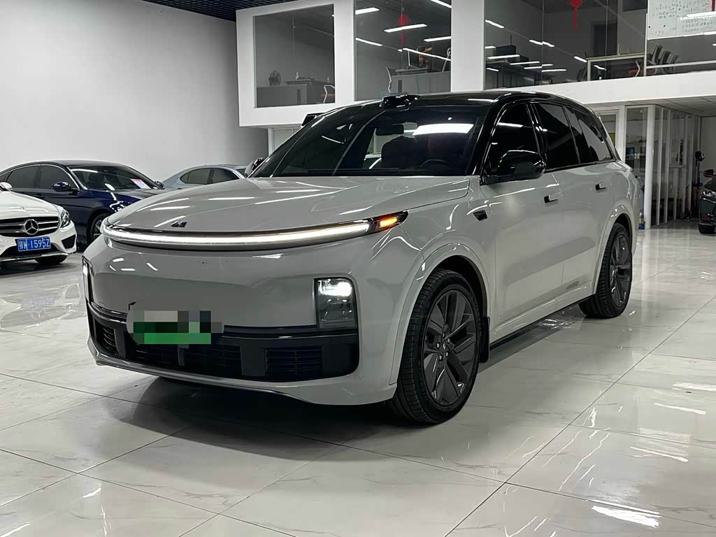 Li Auto L8