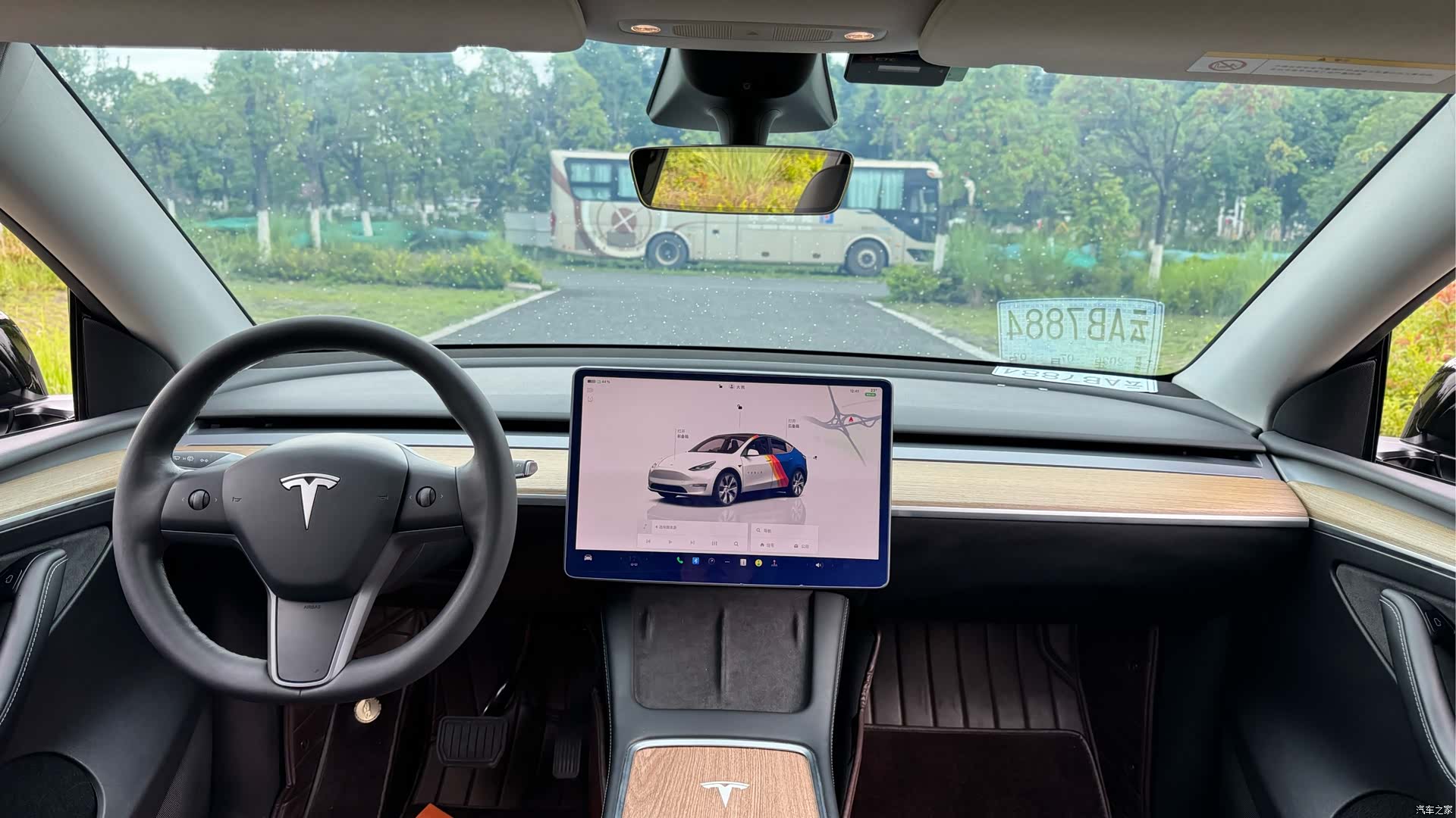 Tesla Model Y, 2022 4