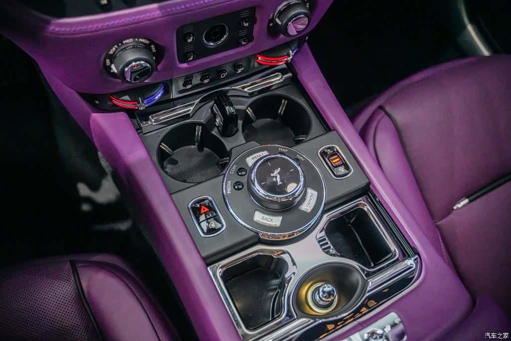 Rolls-Royce Wraith, 2018 16