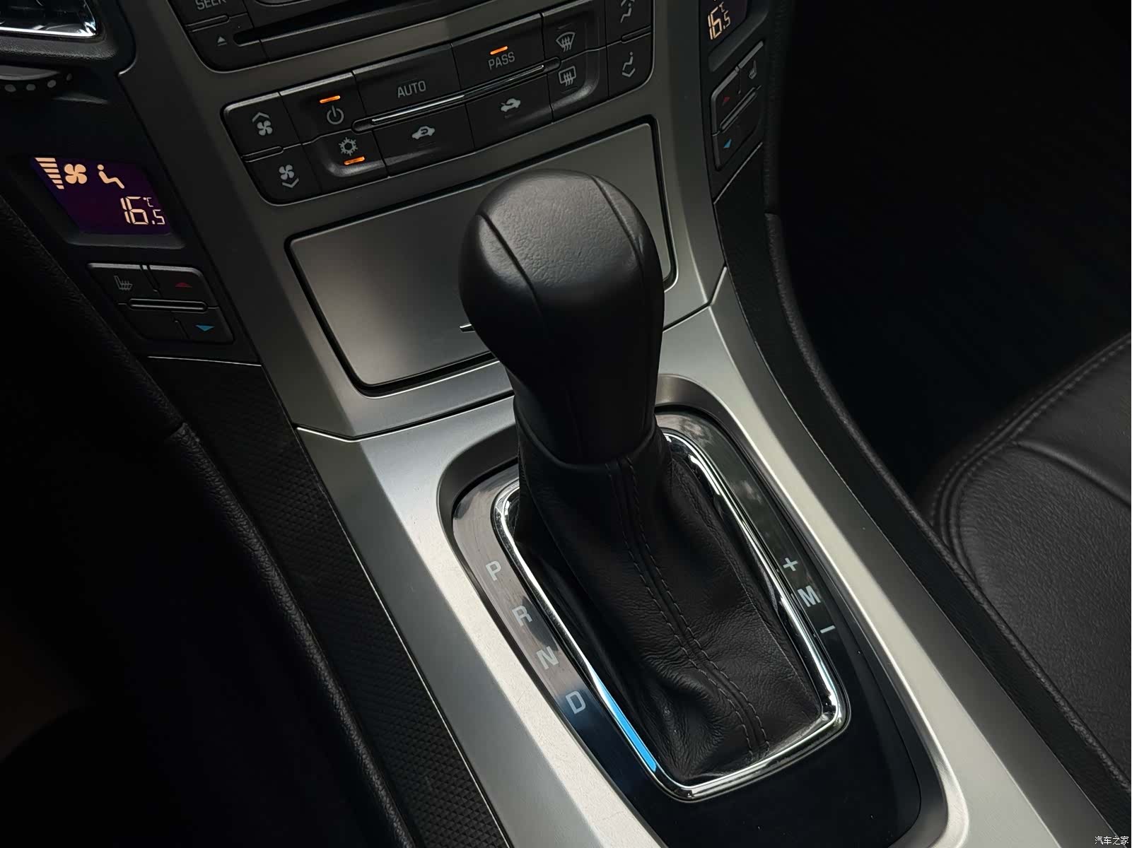Cadillac CTS, 2011 26