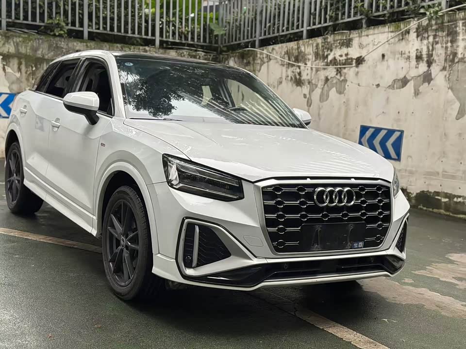 Audi Q2L