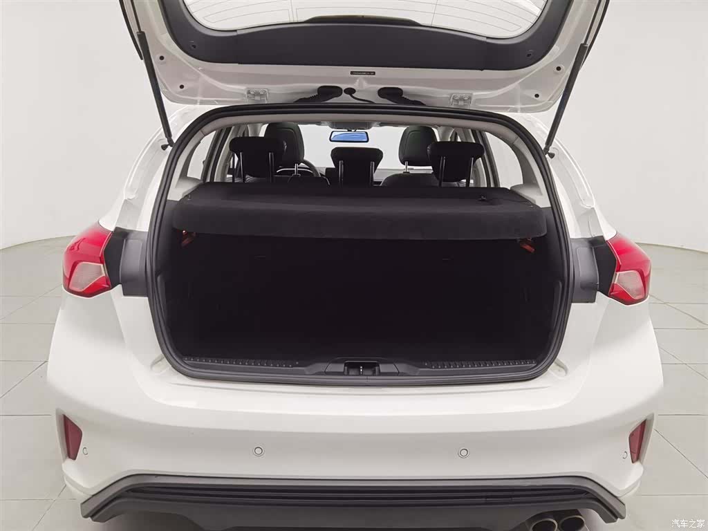 Ford Focus, 2022 16