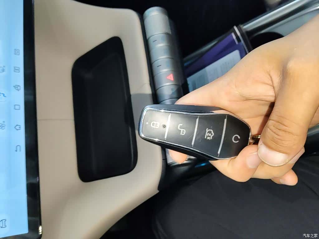 BYD Dolphin, 2026 9