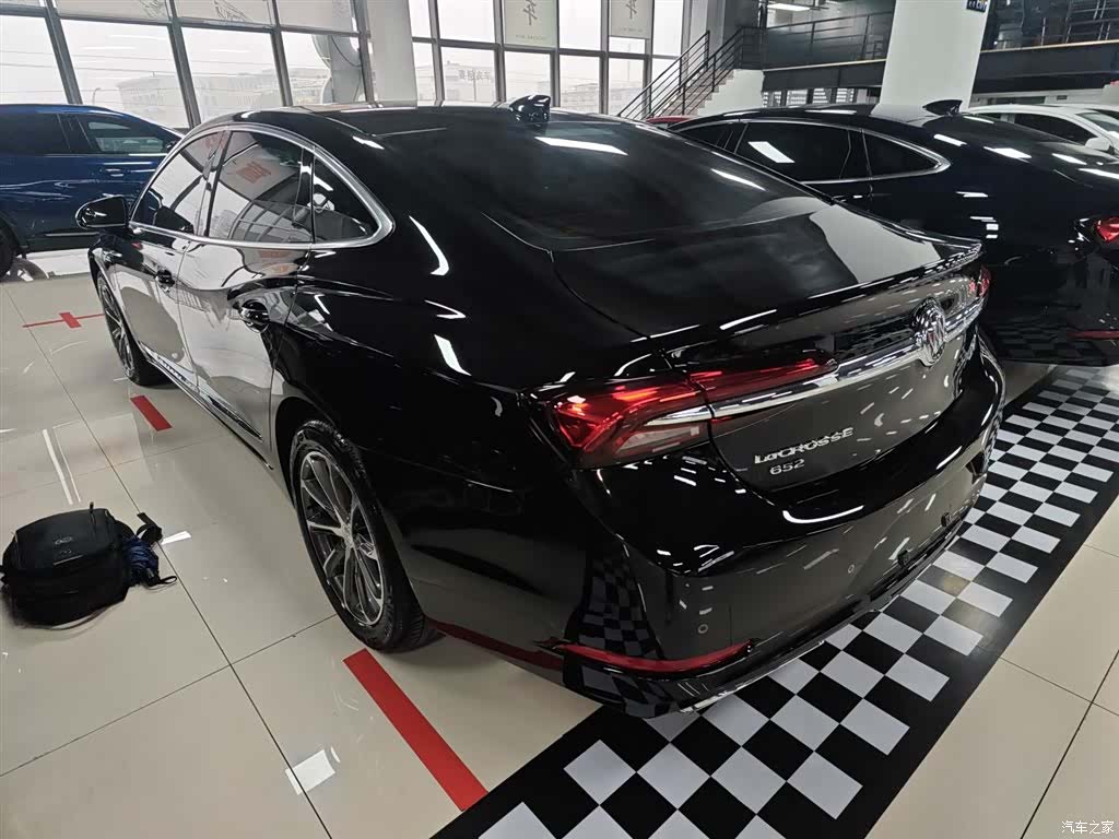 Buick LaCrosse, 2022 все фото