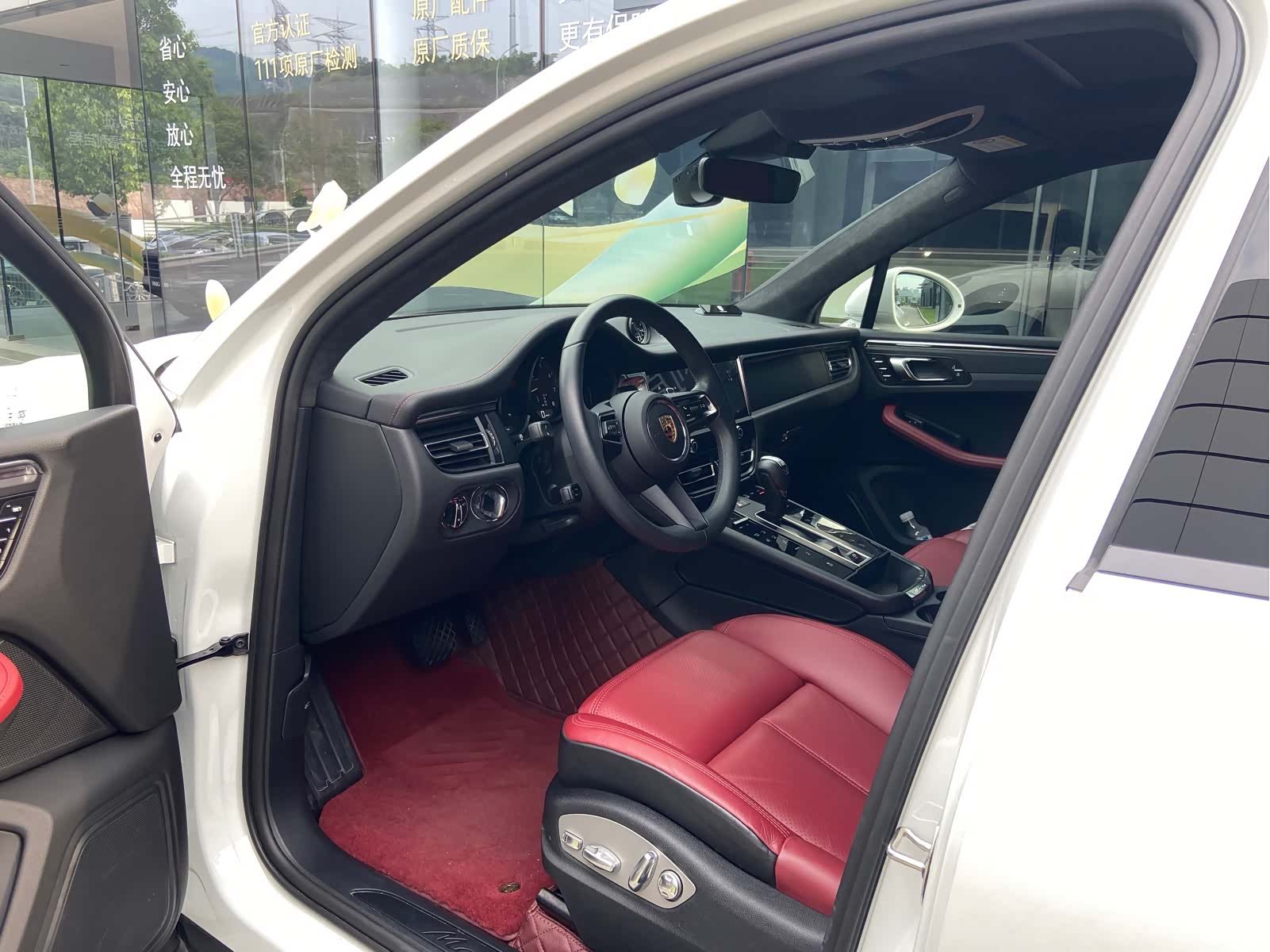 Porsche Macan, 2024 4