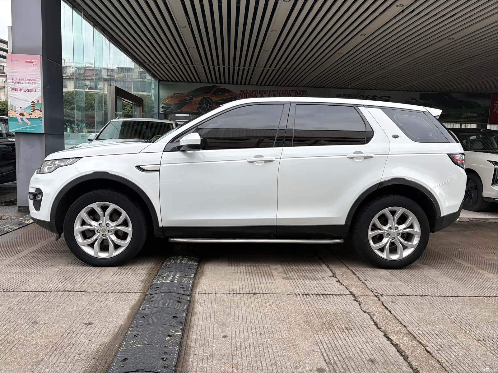 Land Rover Discovery, 2018 4