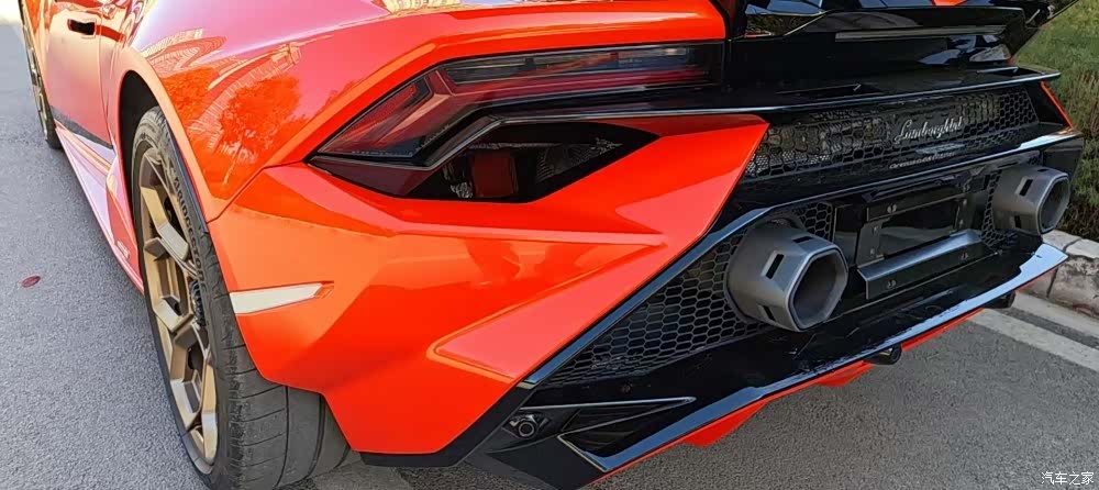 Lamborghini Huracán, 2024 все фото