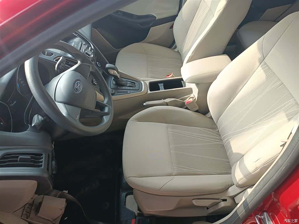 Ford Focus, 2017 11