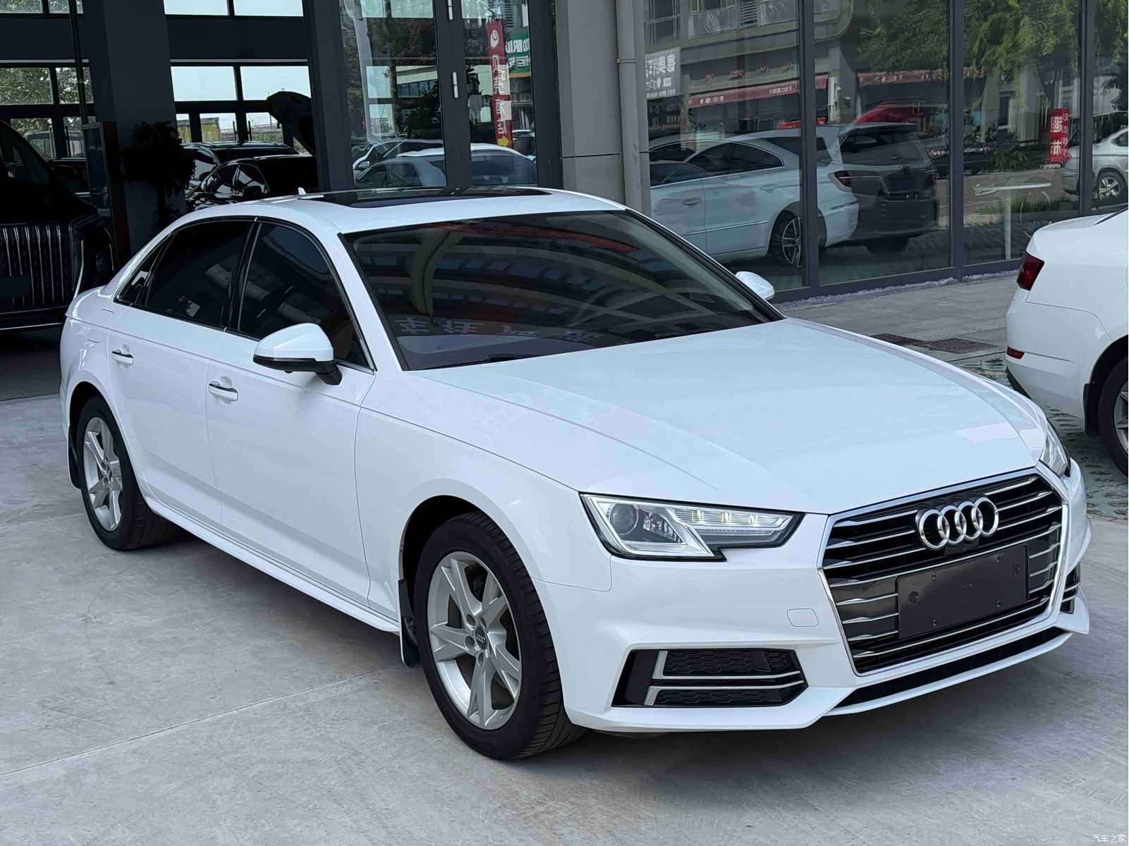Audi A4L, 2019 3
