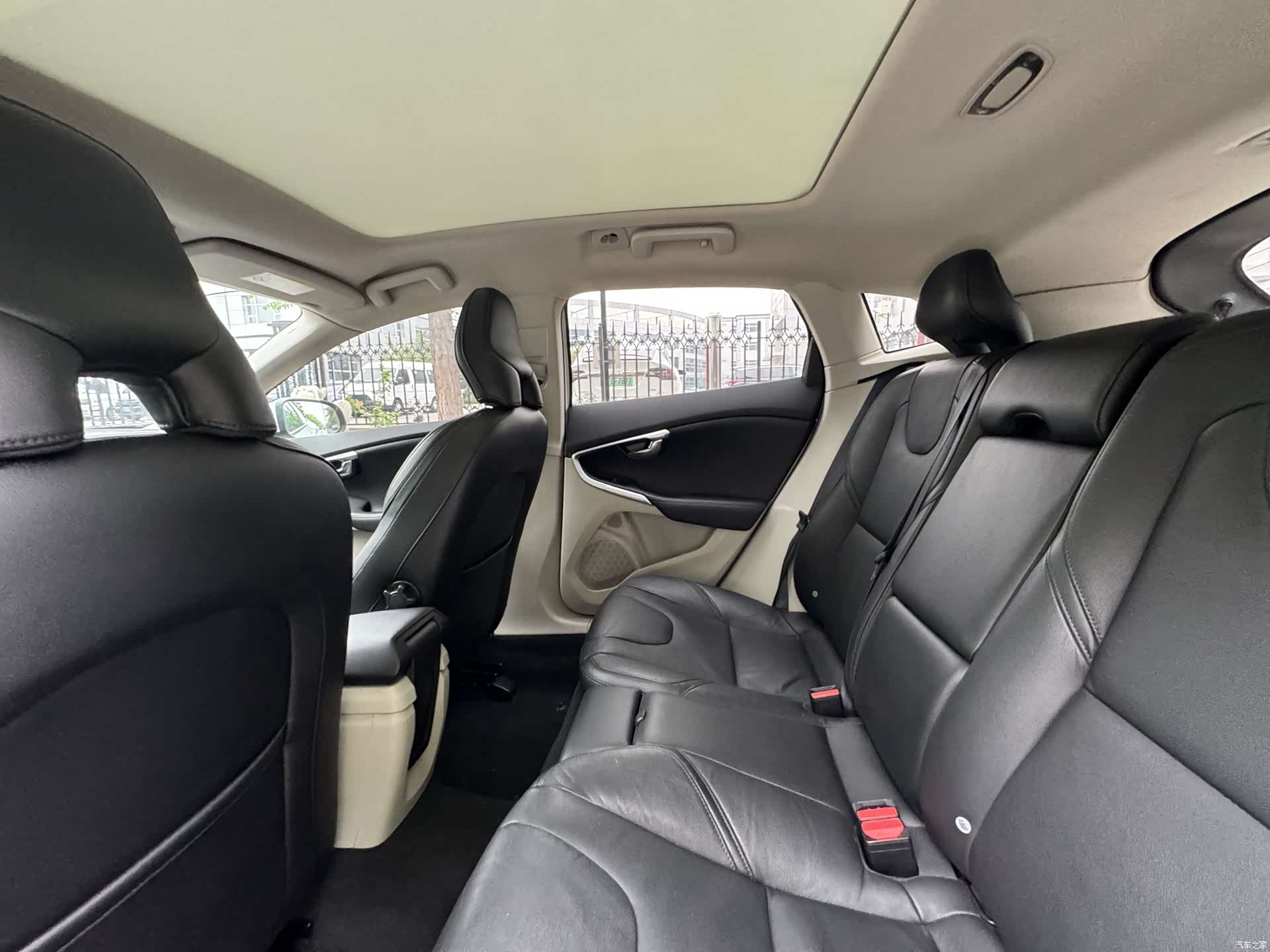 Volvo V40, 2015 все фото