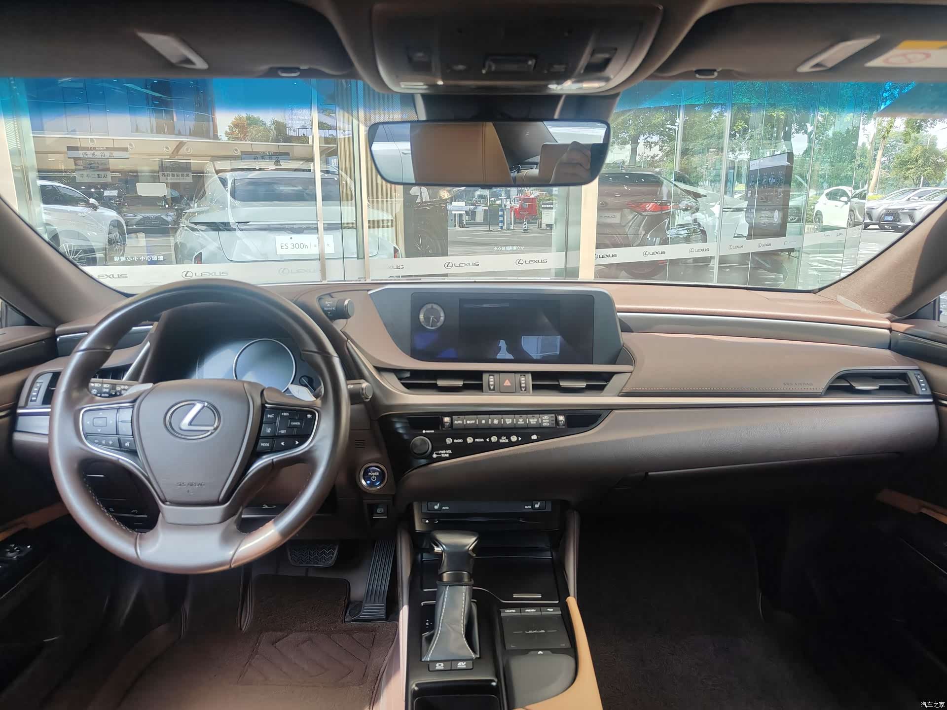Lexus ES, 2020 3