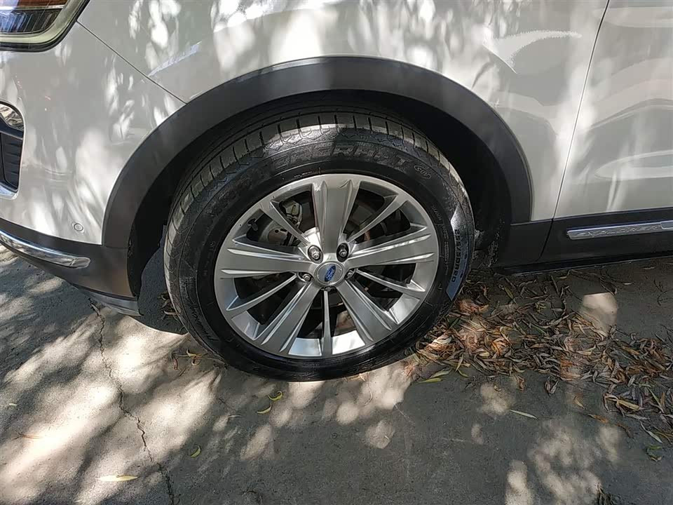 Ford Explorer Ford Explorer