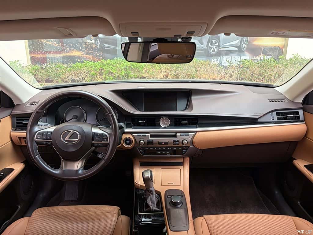 Lexus ES, 2017 13