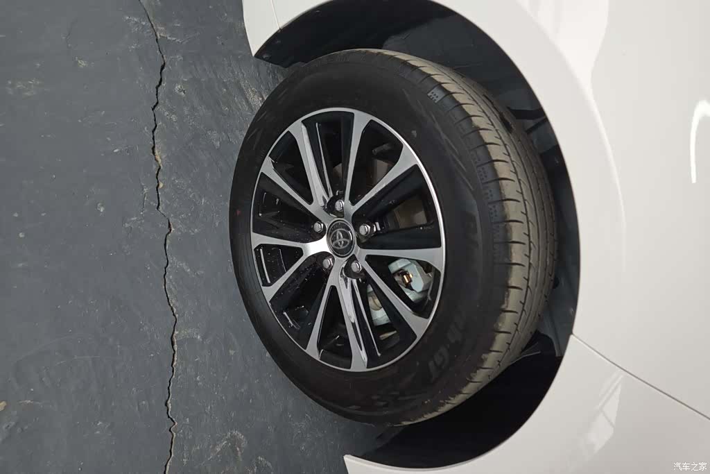 Toyota Levin, 2025 6
