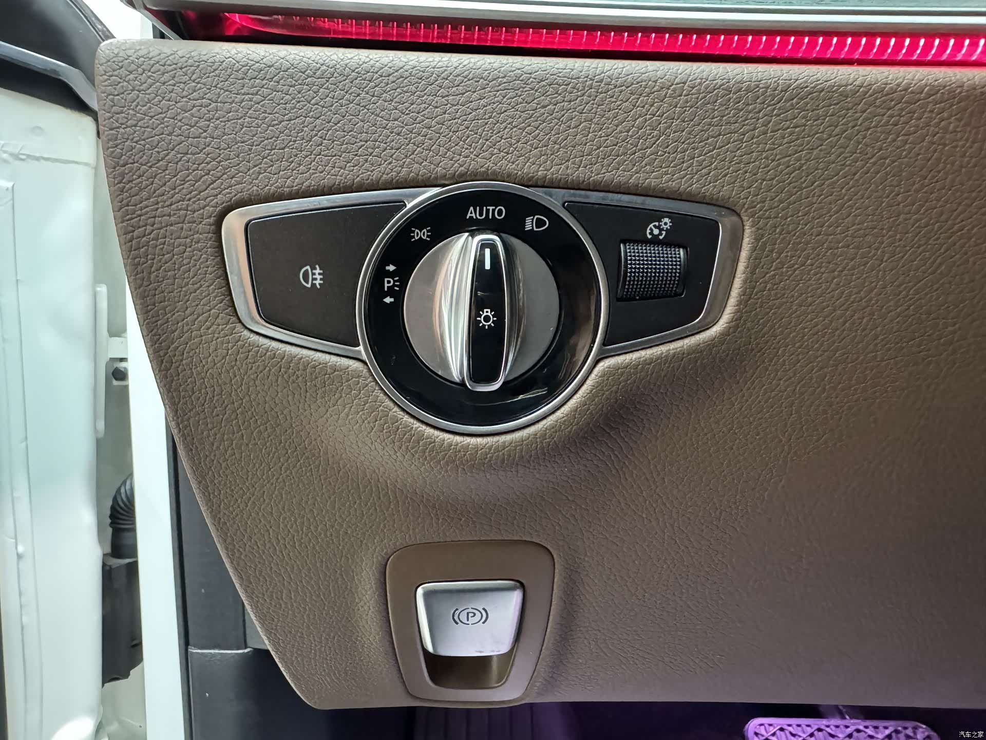 Mercedes-Benz E-Class, 2018 15