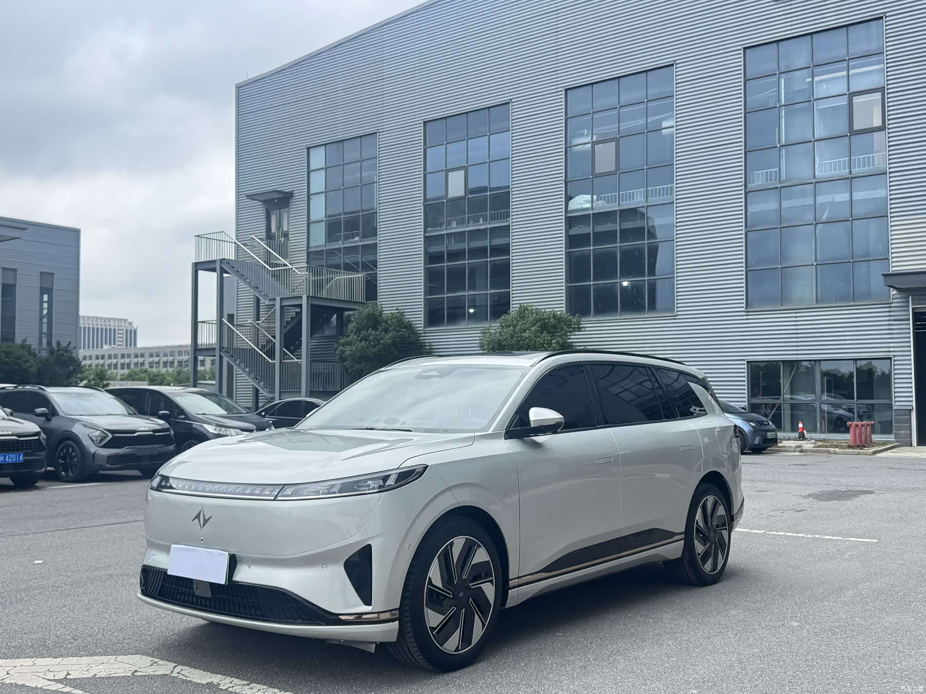 DongFeng eπ008, 2024 1