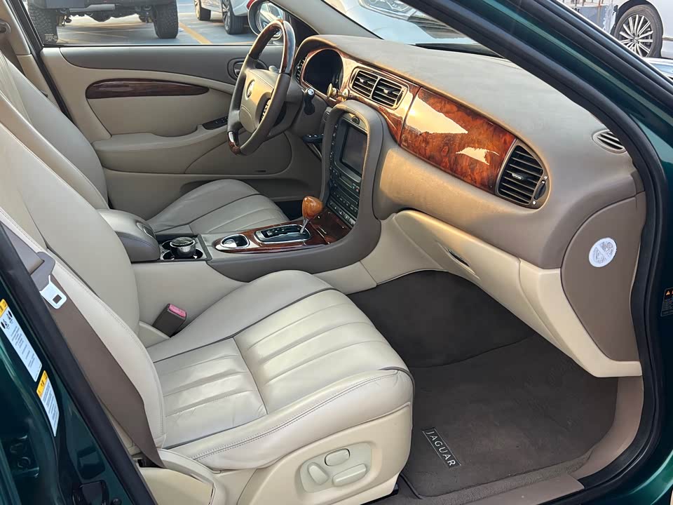 Jaguar S-TYPE