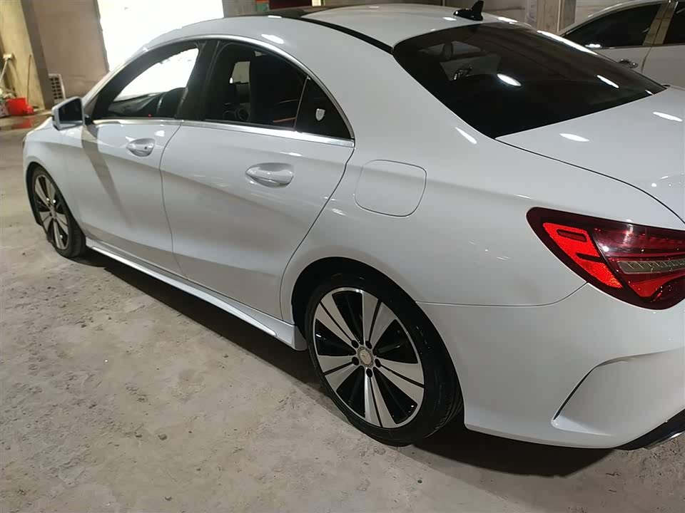 Mercedes-Benz CLA
