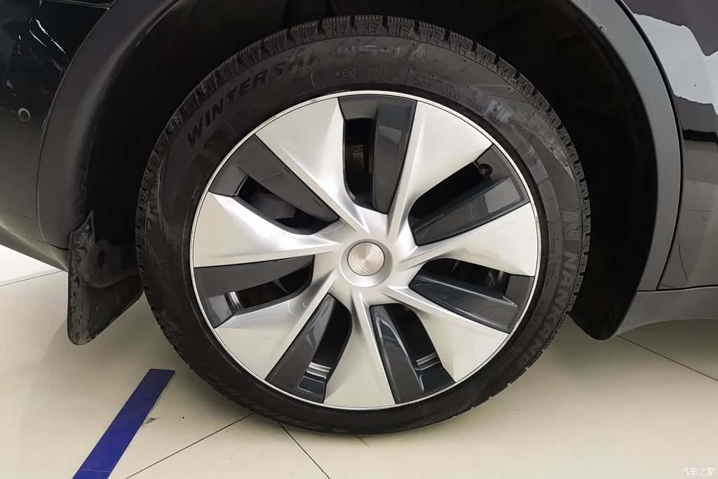 Tesla Model Y, 2022 6