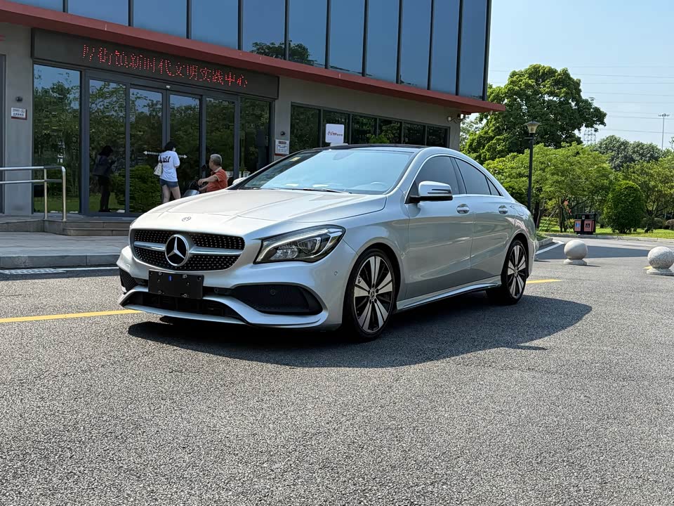 Mercedes-Benz CLA