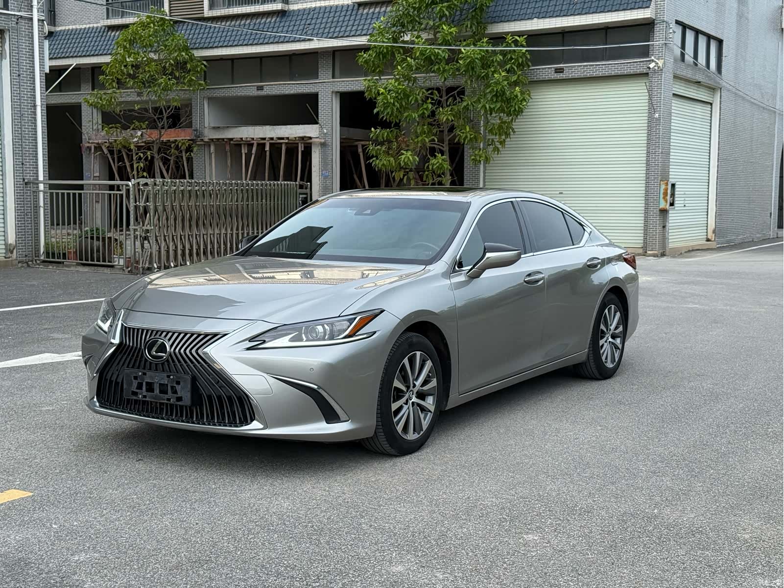 Lexus ES, 2019 1