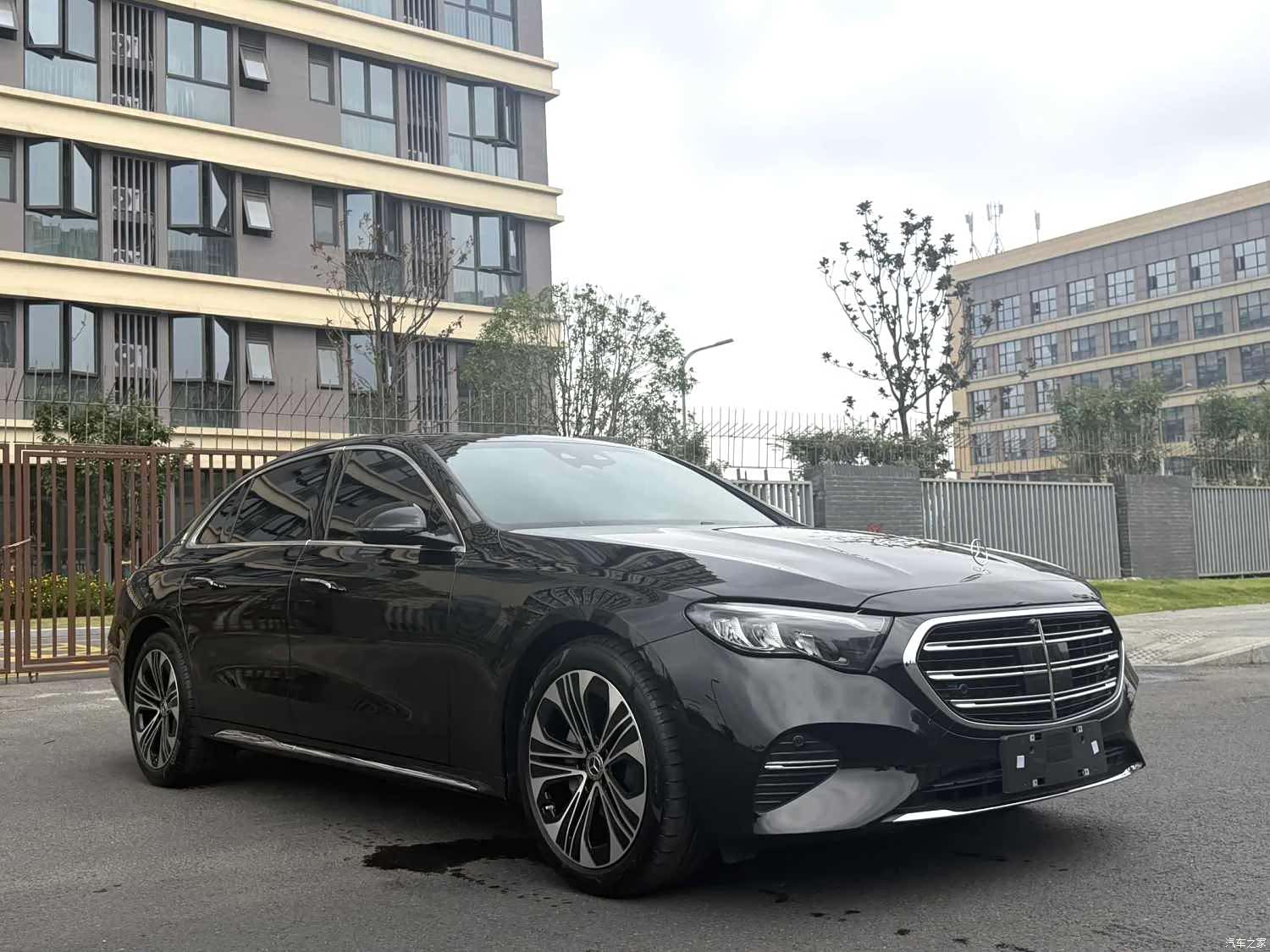 Mercedes-Benz E-Class, 2025 3