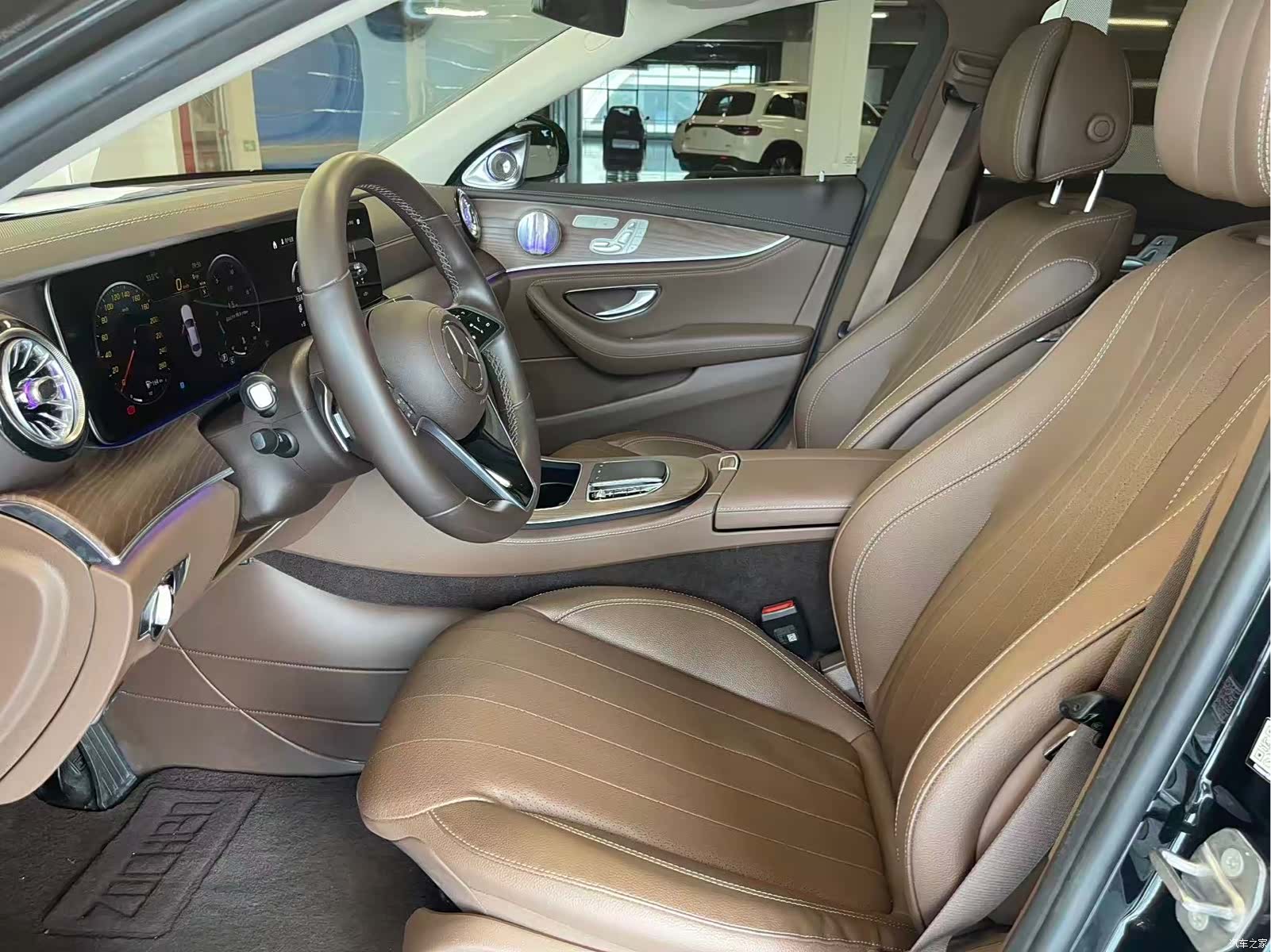 Mercedes-Benz E-Class, 2023 6
