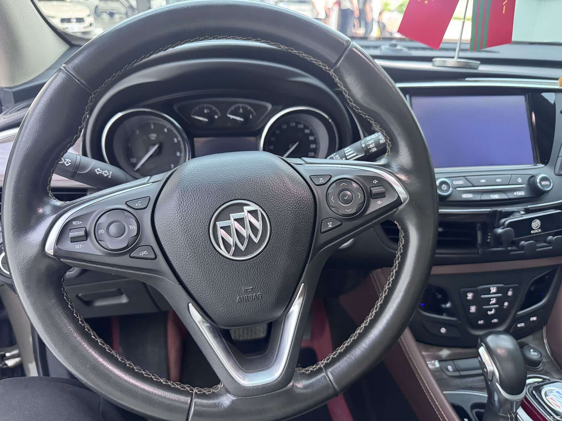 Buick Envision Plus, 2017 все фото