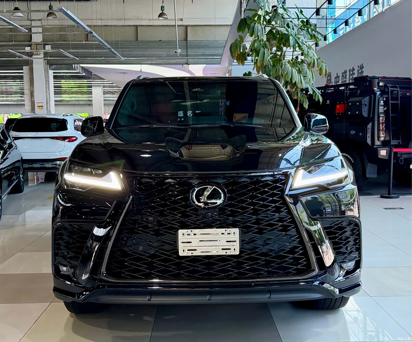 Lexus LX