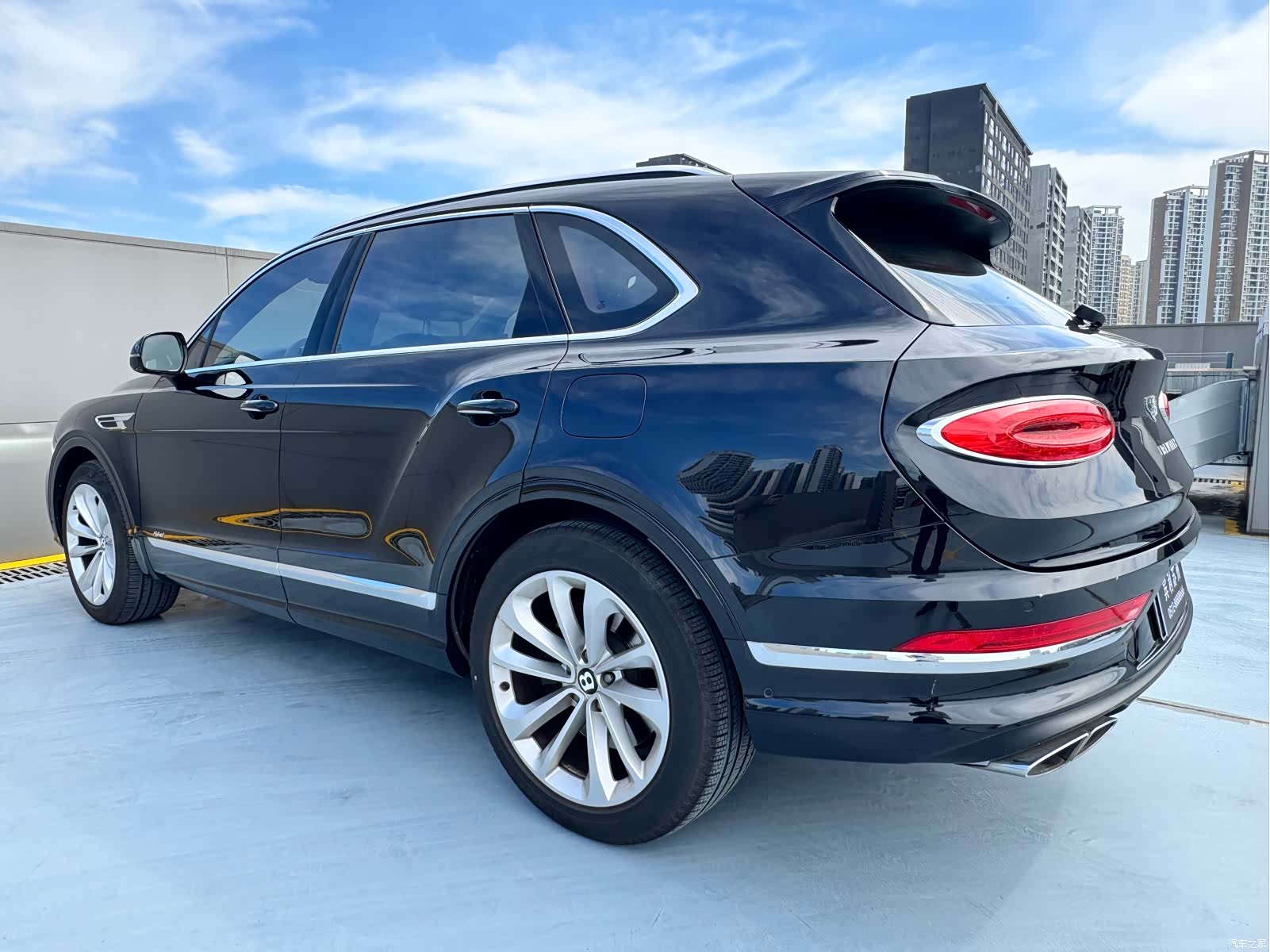 Bentley Bentayga, 2021 6