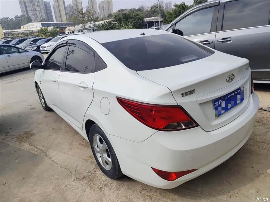 Hyundai GLS, 2014 23