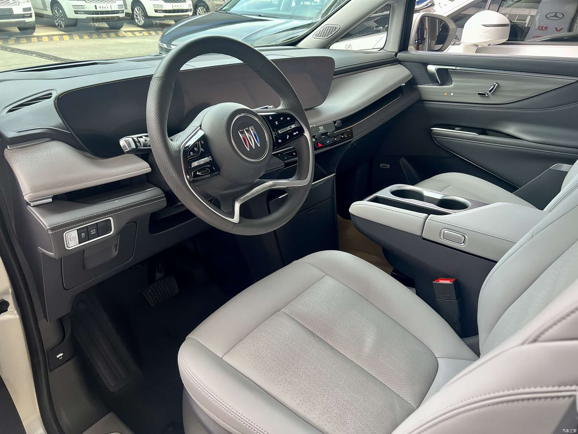 Buick GL8, 2025 8