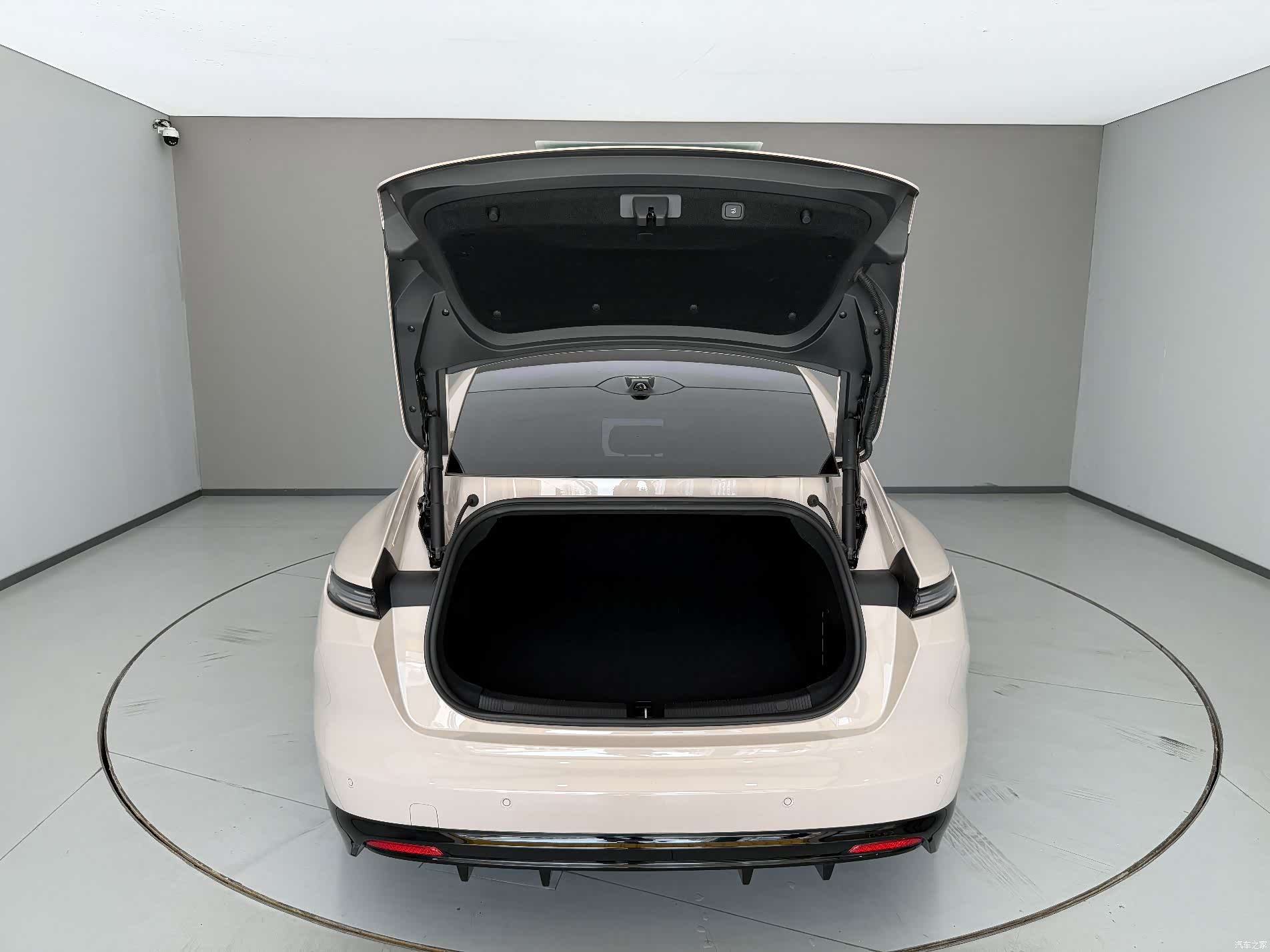 NIO ET5, 2025 7