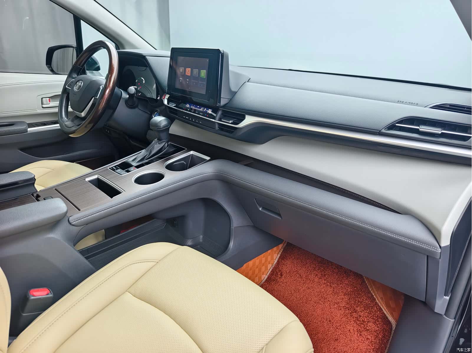 Toyota Granvia, 2024 15