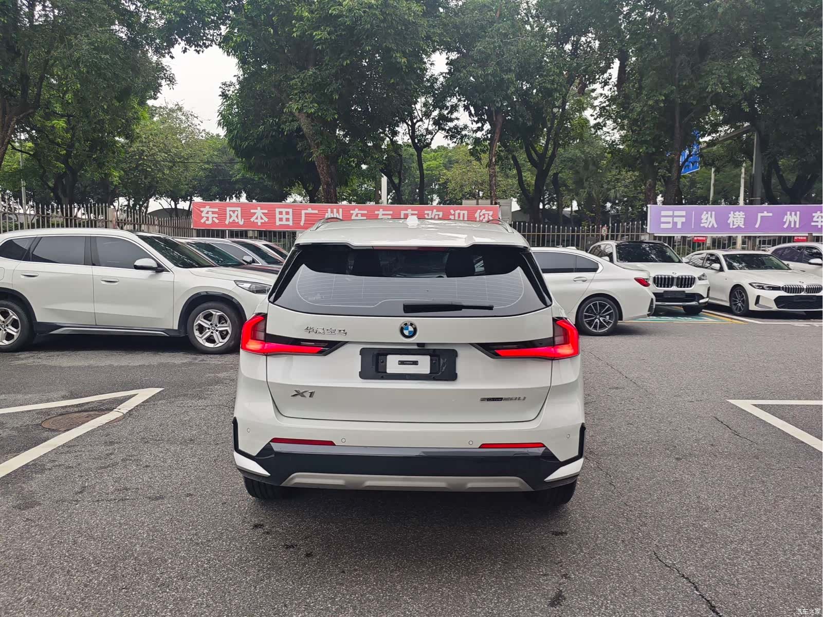 BMW X1, 2023 все фото