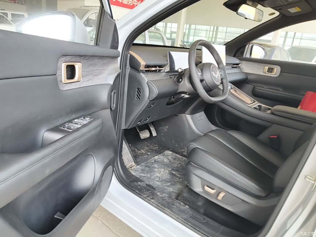 Wuling Starlight, 2025 16