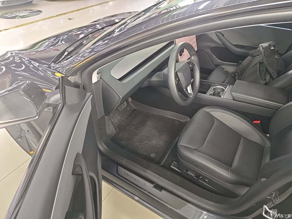 Tesla Model 3, 2024 16