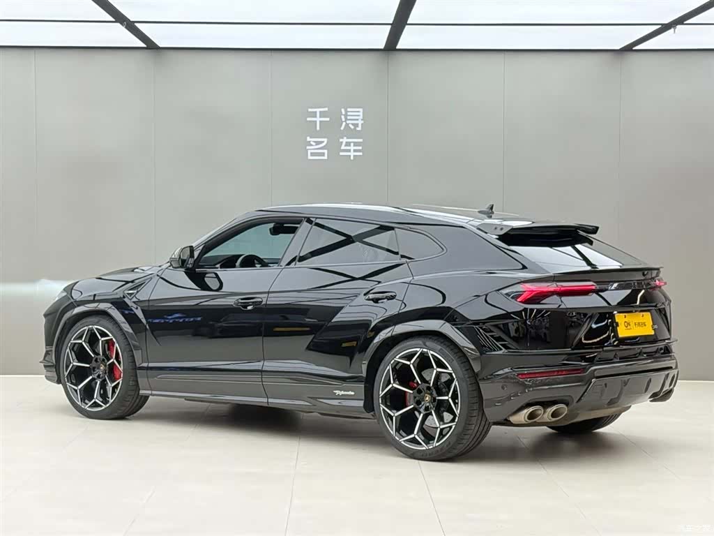 Lamborghini Urus, 2023 15