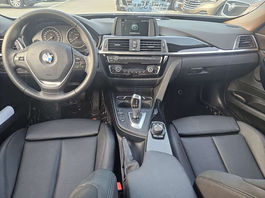 BMW 3 Series GT 2018, фото 7