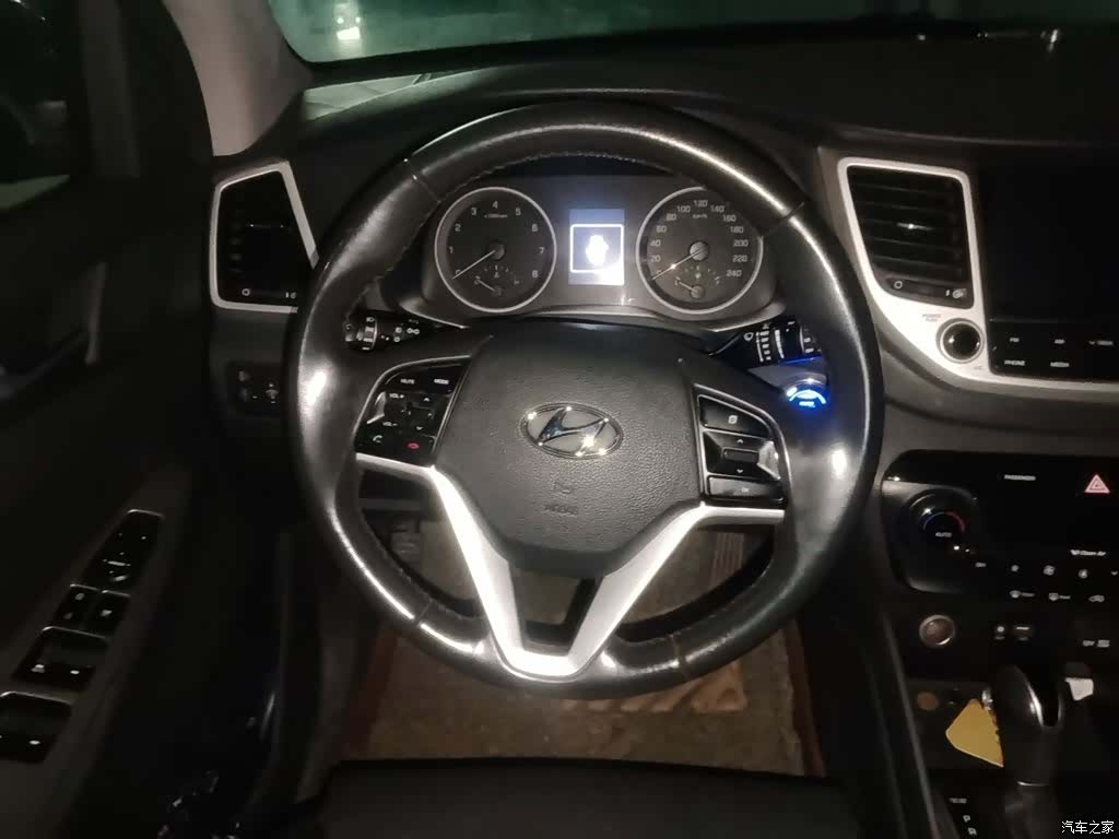 Hyundai Tucson, 2015 11